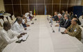Le Secrétaire général adjoint aux opérations de maintien de la paix, M. Hervé Ladsous avec les représentants des mouvements signataires de l’Accord pour la Paix et la Réconciliation au Mali