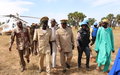 Le Gouverneur de la Région de Mopti et la Cheffe du Bureau régional de la MINUSMA en visite de soutien dans le village de Peh