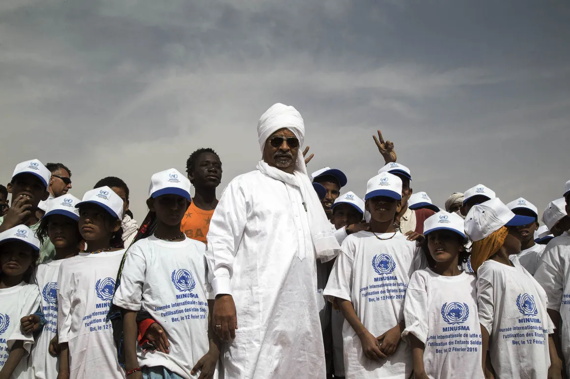 Un groupe d'enfants avec le RSSG Annadif