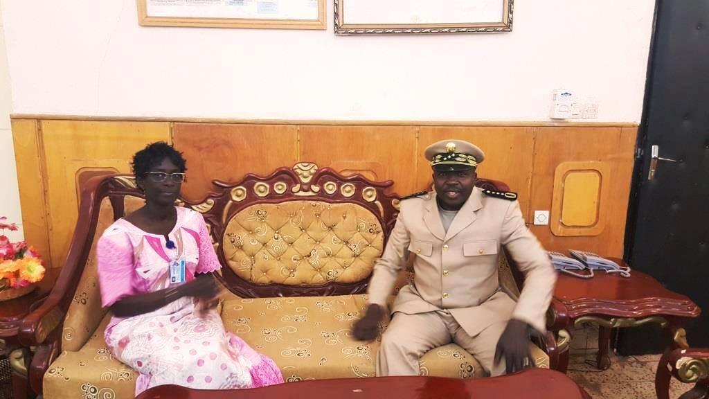 la Cheffe du Bureau de la MINUSMA avec le Gouverneur de Mopti